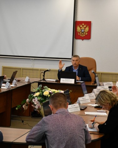 Виктор Кузнецов, генеральный директор компании «Коскисилва», входящей в холдинг «Череповецлес», избран председателем Представительного собрания Шекснинского округа.